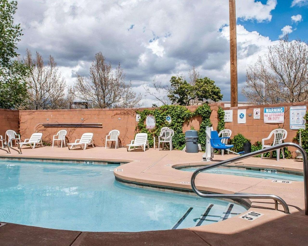 Econo Lodge Inn & Suites Santa Fe Eksteriør billede